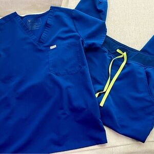 Women’s Figs Royal Blue Scrub Set size small